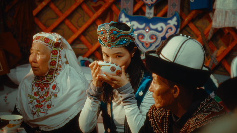 Kazakh Wedding Feast Amid Snow-Capped Peaks in Xinjiang’s Ili Kazakh Wedding Feast Amid Snow-Capped Peaks in Xinjiang’s Ili