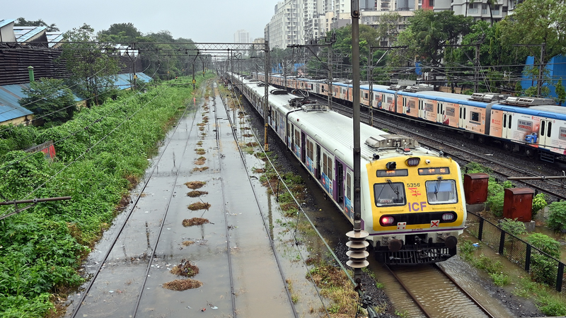 IMD Issues Red Alert for Extreme Rain in Mumbai IMD_Issues_Red_Alert_for_Extreme_Rain_in_Mumbai