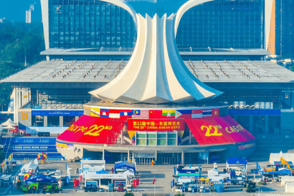 Inside_the_22nd_China_ASEAN_Expo__AI_Innovations_Meet_Traditions video poster