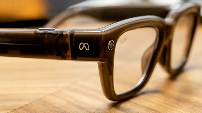 Meta Unveils Ray-Ban Smart Glasses with Built-In Display Meta_Unveils_Ray_Ban_Smart_Glasses_with_Built_In_Display