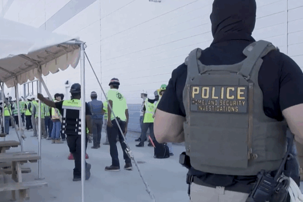 Over 300 S. Korean Workers Detained in U.S. Raid Over_300_S__Korean_Workers_Detained_in_U_S__Raid