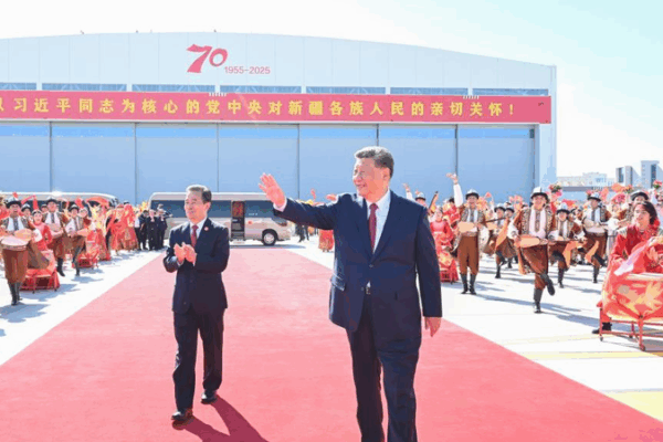 Xi’s Visit Spurs Modernization Drive in Xinjiang Xi’s Visit Spurs Modernization Drive in Xinjiang