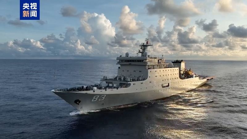 PLA Navy Vessels Qi Jiguang & Yimengshan Enter Hong Kong Waters PLA_Navy_Vessels_Qi_Jiguang___Yimengshan_Enter_Hong_Kong_Waters