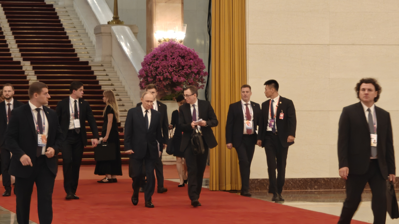 Putin_Leaves_Great_Hall_of_the_People_After_Xi_Talks video poster