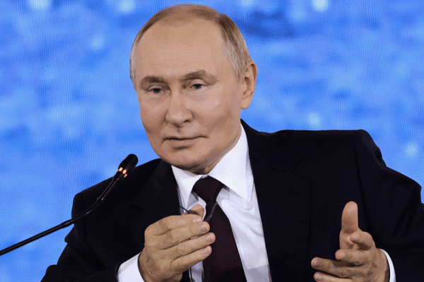 Putin Warns Western Troops in Ukraine Would Be ‘Legitimate Targets’ Putin_Warns_Western_Troops_in_Ukraine_Would_Be__Legitimate_Targets_