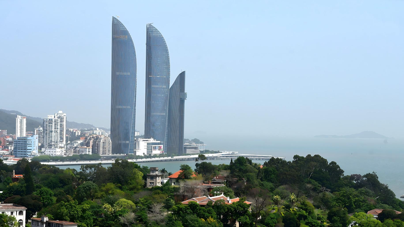 Spotlight on Xiamen Shimao Strait Towers: 300m Sail-Shaped Icons Spotlight_on_Xiamen_Shimao_Strait_Towers__300m_Sail_Shaped_Icons video poster