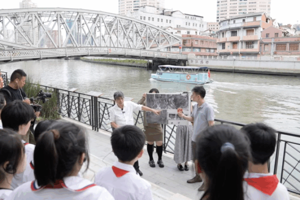 Tracing Shanghai’s ‘Eight Hundred Warriors’ Commemorative Walk Tracing_Shanghai_s__Eight_Hundred_Warriors__Commemorative_Walk video poster