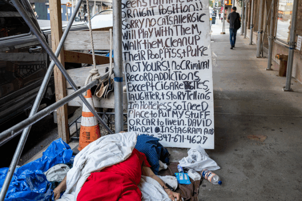 US Tariff Hikes Could Push Up to 875,000 Americans into Poverty US_Tariff_Hikes_Could_Push_Up_to_875_000_Americans_into_Poverty