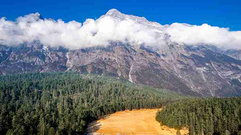 A Gentle Gaze at Yulong Snow Mountain: Yunnan’s Sacred Alpine Jewel video poster
