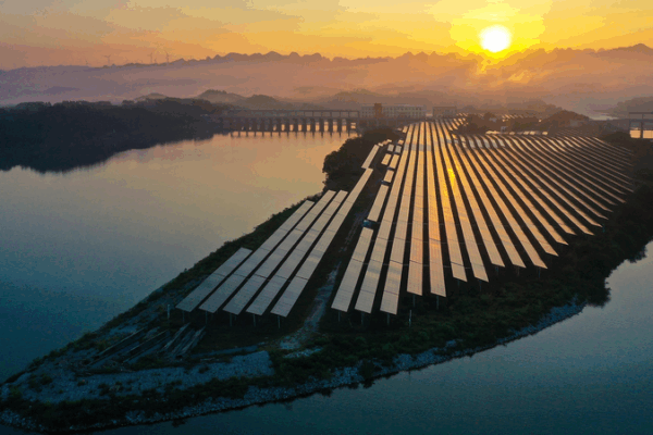 China’s Renewables Surge Powers Global Shift Past Coal China’s Renewables Surge Powers Global Shift Past Coal