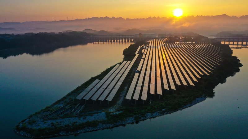 7FIWGXFOLLHSATW8S60B - My Global News: Voices of a New Era China’s Renewables Surge Powers Global Shift Past Coal