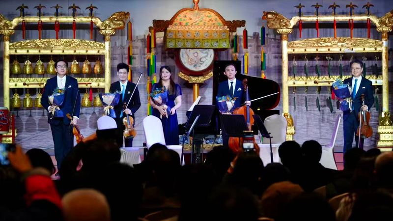 East Meets West at Beijing’s Temple of Heaven Concert East Meets West at Beijing’s Temple of Heaven Concert