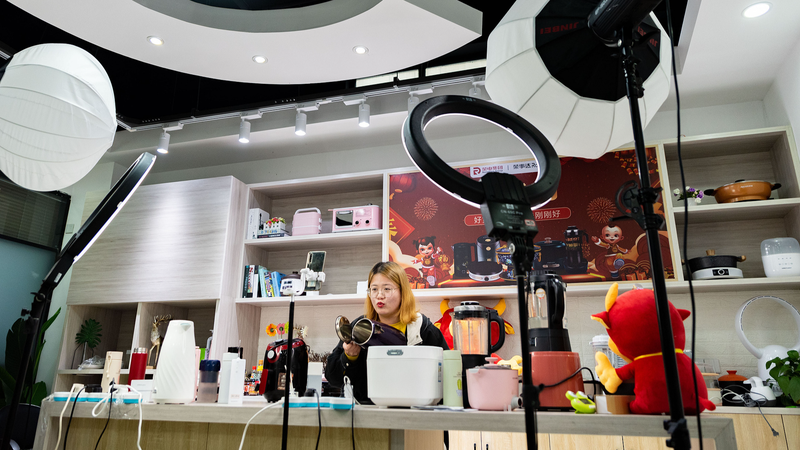 Can_Women_Hold_Up_Half_the_Digital_Sky_