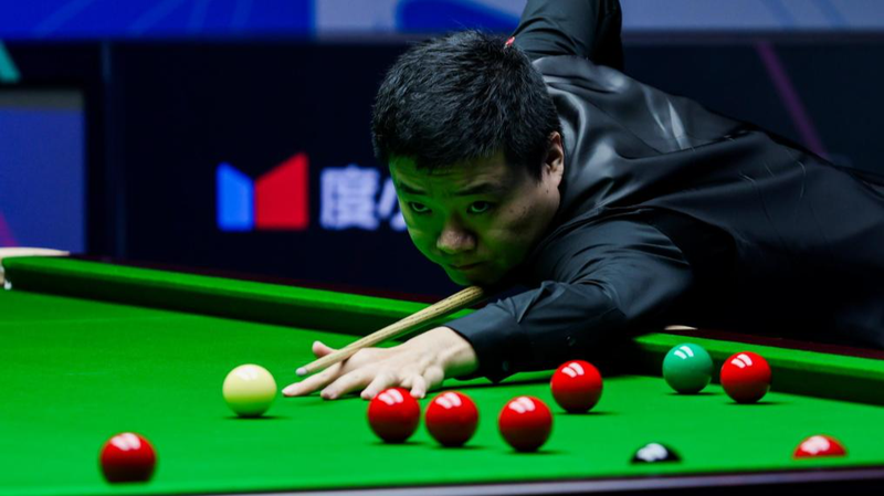 Ding_Junhui_Cruises_into_Third_Round_at_Xi_an_Grand_Prix