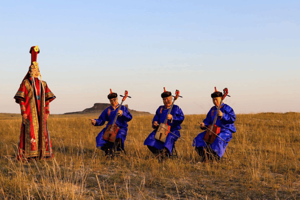 Echoes of the Steppe: Morin Khuur and Khoomei Unite Echoes_of_the_Steppe__Morin_Khuur_and_Khoomei_Unite