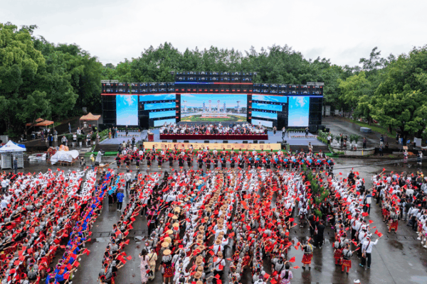 Ethnic Jingpo Culture Shines at Munao Zongge Festival in Yunnan Ethnic_Jingpo_Culture_Shines_at_Munao_Zongge_Festival_in_Yunnan video poster