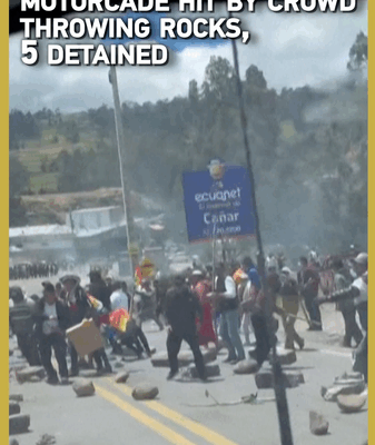 Ecuador President’s Convoy Rocked by Protests, 5 Detained Ecuador President’s Convoy Rocked by Protests, 5 Detained video poster