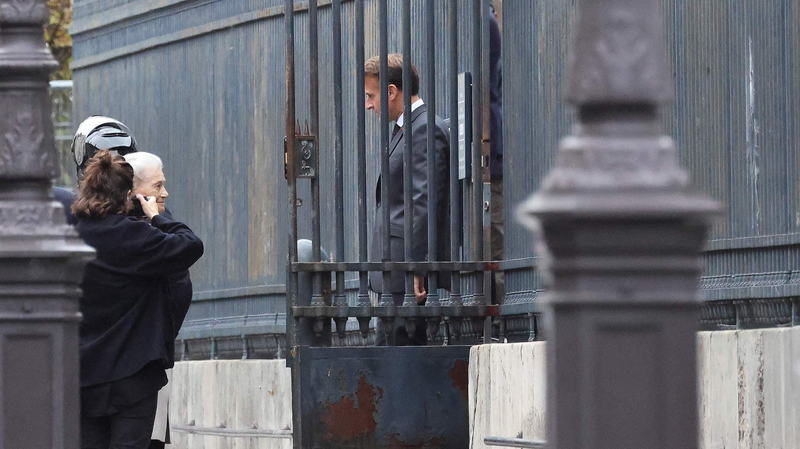 Former PM Edouard Philippe Urges Macron’s Resignation as France’s Political Crisis Deepens