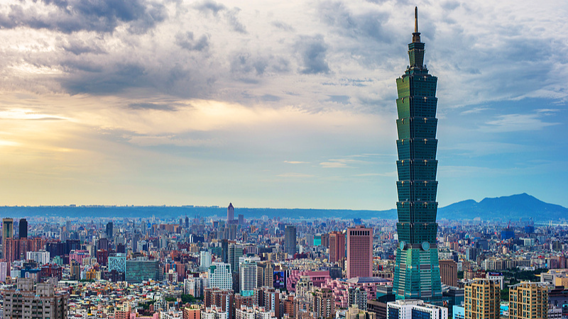 Holiday Travel Boom: Residents of Taiwan Flock to the Chinese Mainland Holiday_Travel_Boom__Residents_of_Taiwan_Flock_to_the_Chinese_Mainland