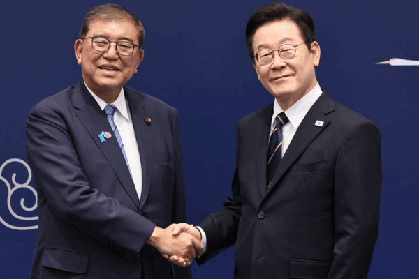 Lee and Ishiba Revive Shuttle Diplomacy at Busan Summit Lee_and_Ishiba_Revive_Shuttle_Diplomacy_at_Busan_Summit