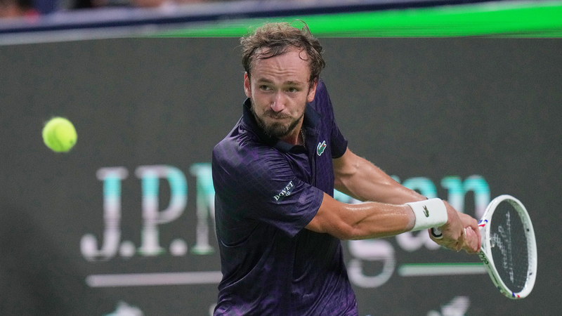 Medvedev Outlasts Tien in 173-Min Thriller to Reach Shanghai Masters Quarters Medvedev_Outlasts_Tien_in_173_Min_Thriller_to_Reach_Shanghai_Masters_Quarters