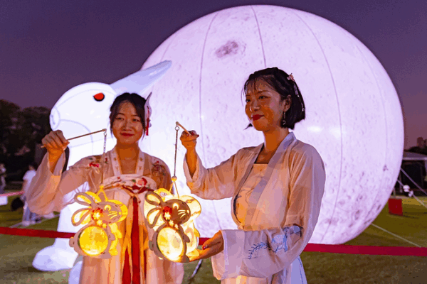 Mid-Autumn Festival: A Moonlit Tradition Across Millennia Mid_Autumn_Festival__A_Moonlit_Tradition_Across_Millennia