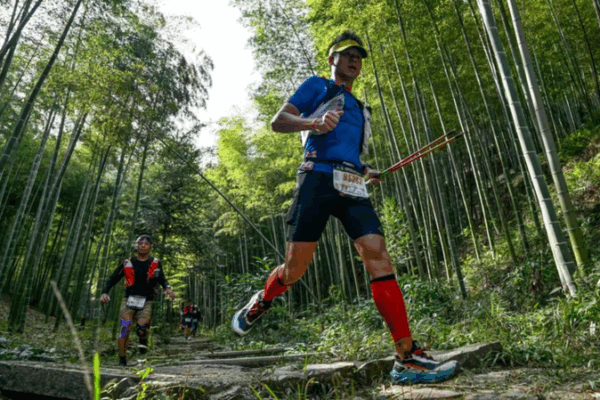Night Trail Glory: Runners Light Up Deqing’s 2025 Mogan Mountain Race Night_Trail_Glory__Runners_Light_Up_Deqing_s_2025_Mogan_Mountain_Race