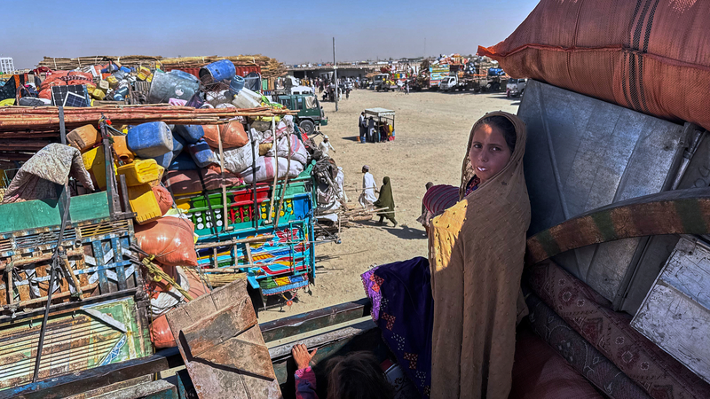 Pakistan Shuts Key Border Crossings After Fire Exchange with Afghanistan Pakistan_Shuts_Key_Border_Crossings_After_Fire_Exchange_with_Afghanistan