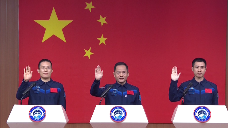 Shenzhou_21_Crew_Sent_Off_at_Jiuquan_Launch_Center_poster - My Global News: Voices of a New Era Shenzhou_21_Crew_Sent_Off_at_Jiuquan_Launch_Center video poster