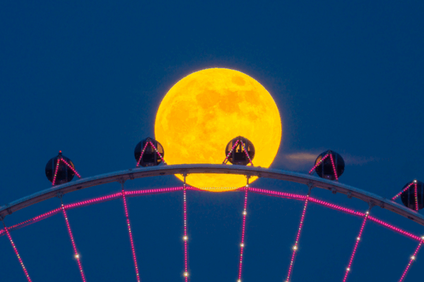 Supermoon Lights Up Mid-Autumn Festival: Top Viewing Guide Supermoon_Lights_Up_Mid_Autumn_Festival__Top_Viewing_Guide