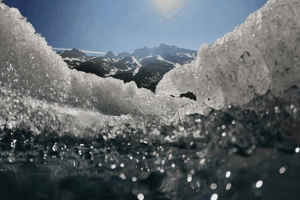 Swiss Glaciers Shed 3% Ice Mass Amid Light Snowfall and Heatwave Swiss_Glaciers_Shed_3__Ice_Mass_Amid_Light_Snowfall_and_Heatwave