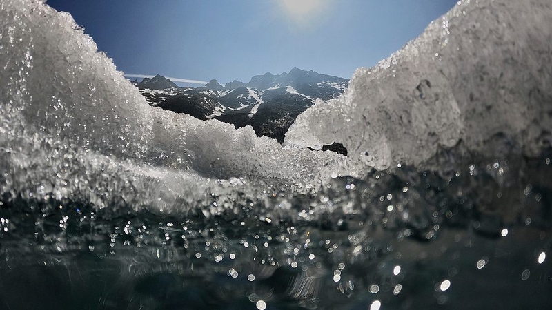 Swiss_Glaciers_Shed_3__Ice_Mass_Amid_Light_Snowfall_and_Heatwave - My Global News: Voices of a New Era Swiss_Glaciers_Shed_3__Ice_Mass_Amid_Light_Snowfall_and_Heatwave