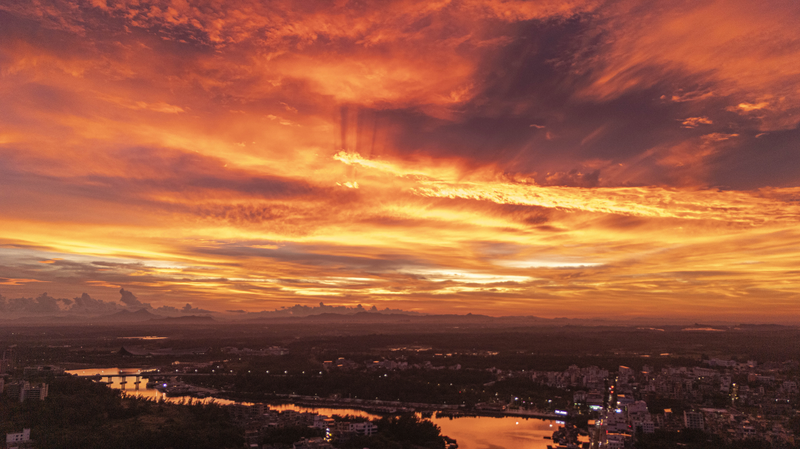 Typhoon_Matmo_Bears_Down_on_Southern_Chinese_Mainland_Coast