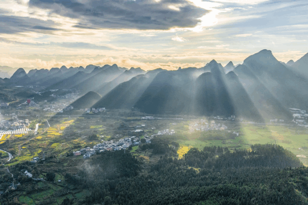 Wanfenglin Scenic Area: Guizhou’s Spectacular Karst Peak Forest Wanfenglin Scenic Area: Guizhou’s Spectacular Karst Peak Forest video poster