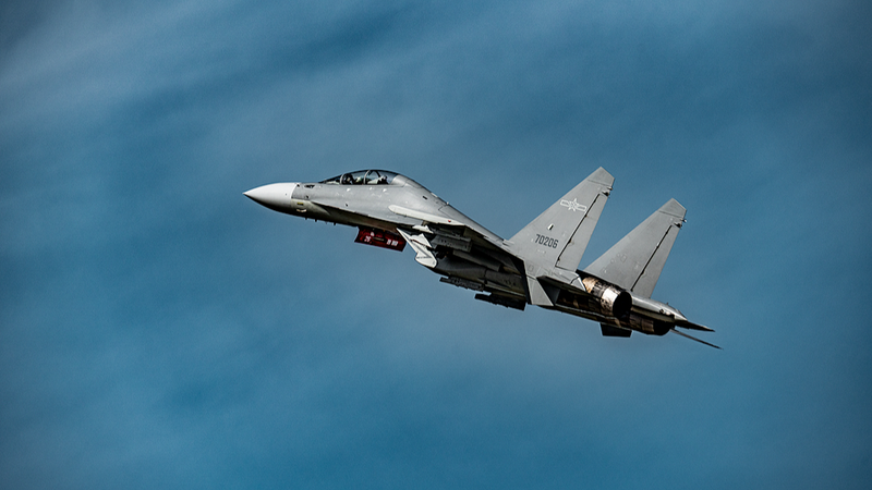 J-16 Soars: China’s Multi-Role Fighter Jet Shines in Versatility and Power J-16 Soars: China’s Multi-Role Fighter Jet Shines in Versatility and Power
