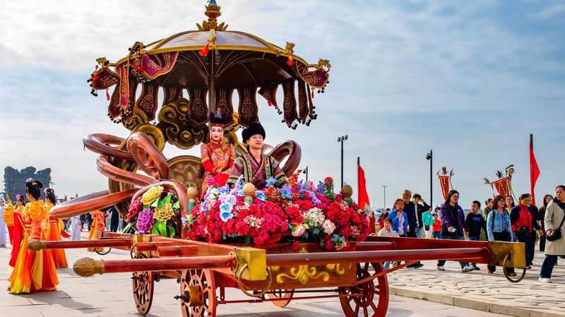Vibrant_Cultural_Festivals_Brighten_Ordos_Holidays_in_Inner_Mongolia
