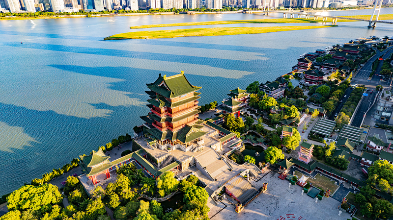 Whispers_of_History_at_the_Pavilion_of_Prince_Teng_poster - My Global News: Voices of a New Era Whispers_of_History_at_the_Pavilion_of_Prince_Teng video poster