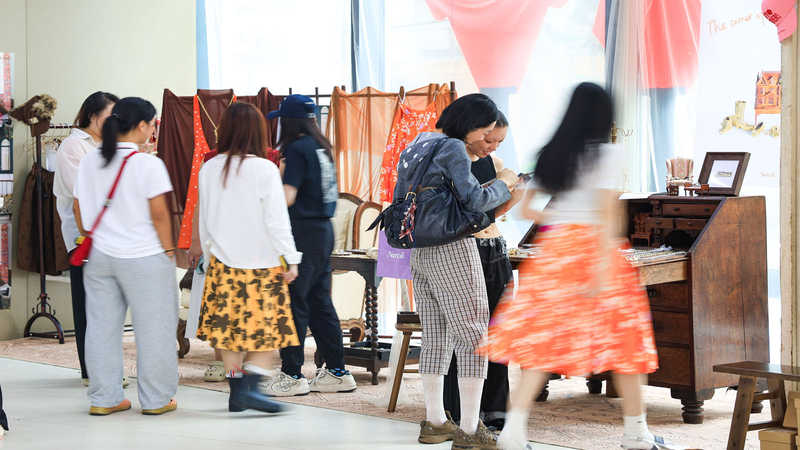 Young_Designers_Take_Center_Stage_at_Shanghai_Fashion_Weekend video poster