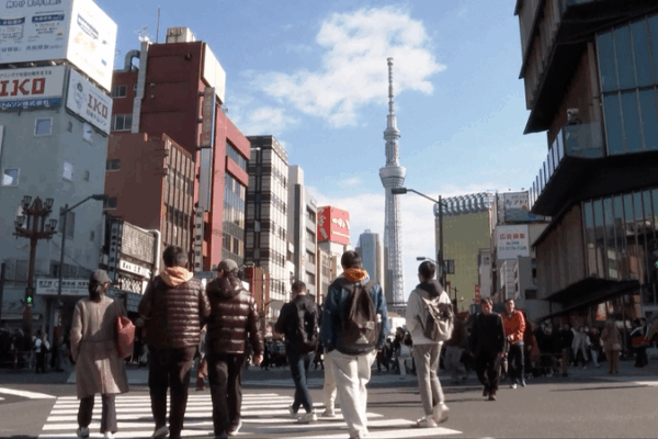 Drop in Chinese Tourism Hits Japan’s Local Economy video poster