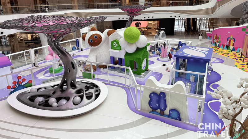 57FI5HI4R9EKQ1JEWWCN - My Global News: Voices of a New Era Shop, Cuddle Cats at Haikou’s Duty-Free Mall