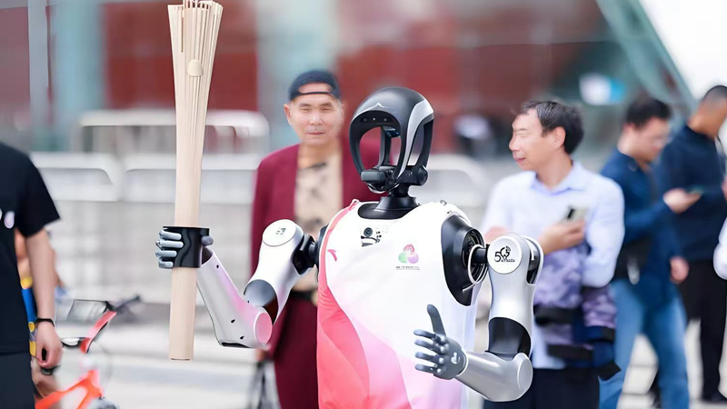 5G_Advanced_Robot_Kuavo_Shines_in_Shenzhen_Games_Torch_Relay video poster