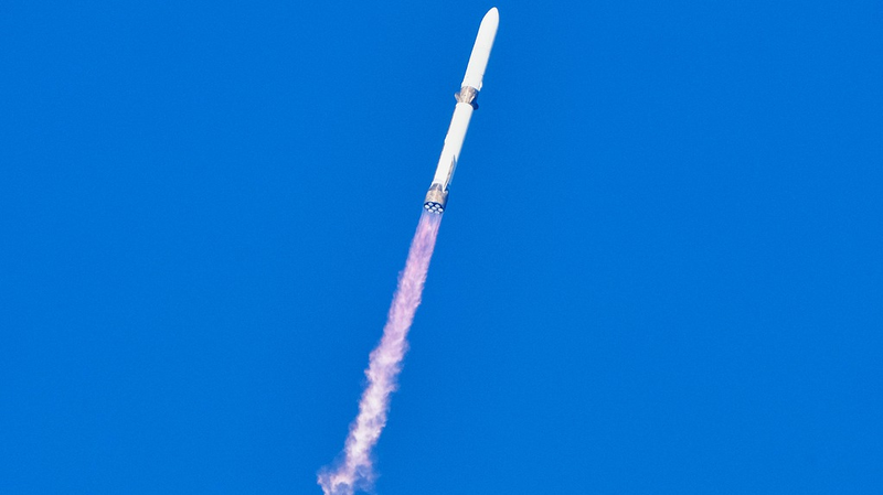 Blue_Origin_Unveils_New_Glenn_9x4_to_Challenge_SpaceX