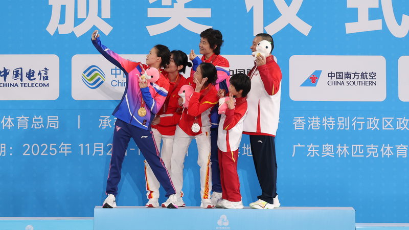 Chen_Yuxi_Wins_10m_Platform__Hou_Bags_Third_Straight_Weightlifting_Title