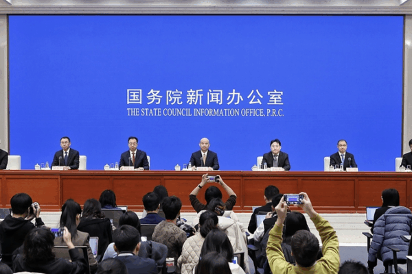 Chinese_mainland_Aims_for_Three_Trillion_Yuan_Consumer_Sectors_by_2027