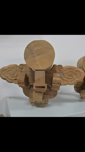 International_Students_Explore_Ancient_Mortise_and_Tenon_Craft_in_Beijing video poster