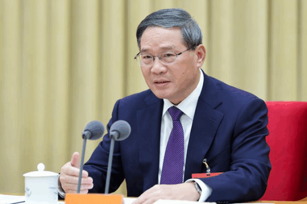 Li_Qiang_Chairs_State_Council_Meeting_on_Development__Healthcare_and_Reading