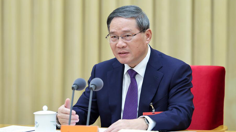 Li_Qiang_Chairs_State_Council_Meeting_on_Development__Healthcare_and_Reading