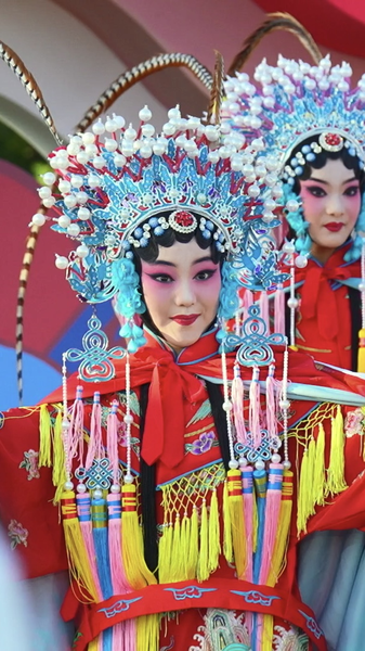 New_Voices_of_the_Young_Phoenix__CMG_Debuts_First_Children_s_Opera_Gala video poster