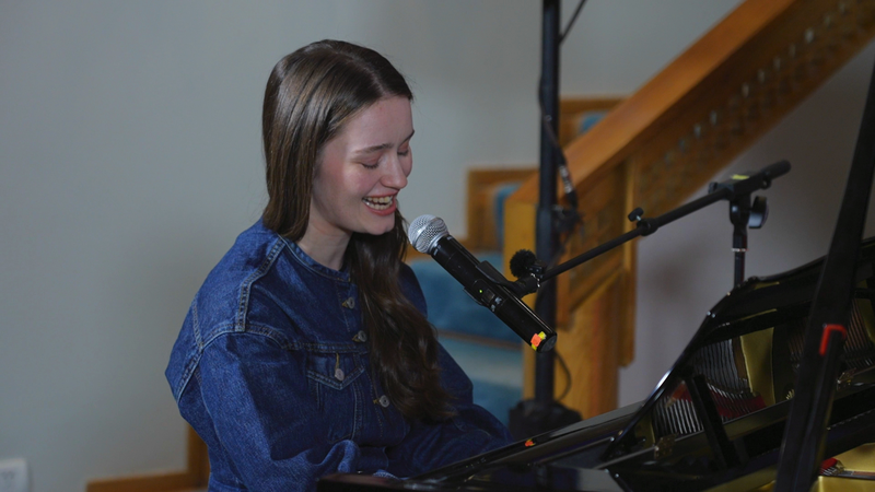 Norwegian_Singer_Sigrid_Makes_China_Debut__Explores_Local_Music_Culture video poster
