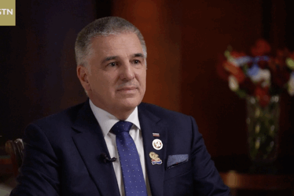 Slovenia_s_Record_Delegation_at_8th_CIIE_Strengthens_China_Ties video poster